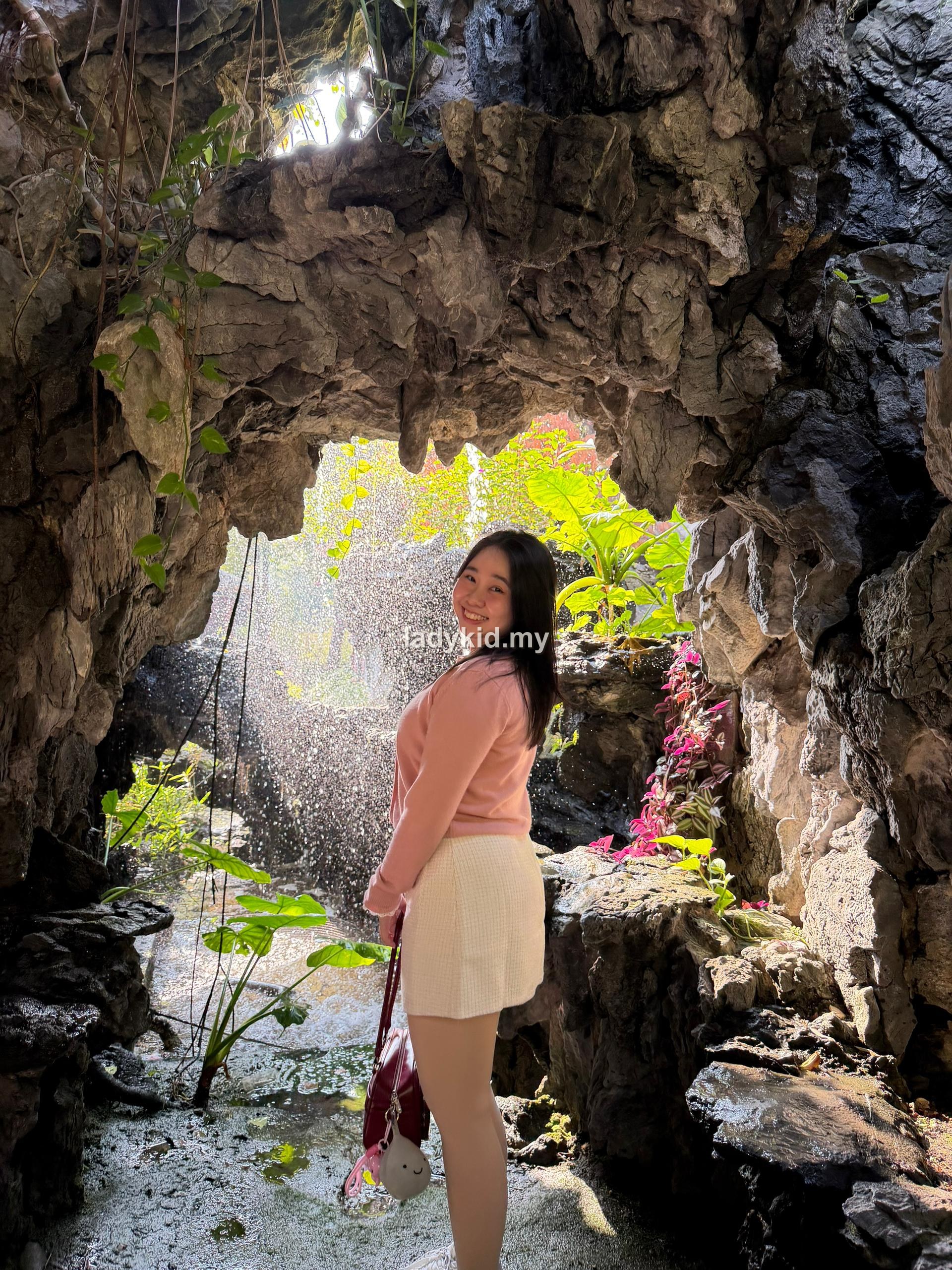 Customer garden outfit with skin-tone tights